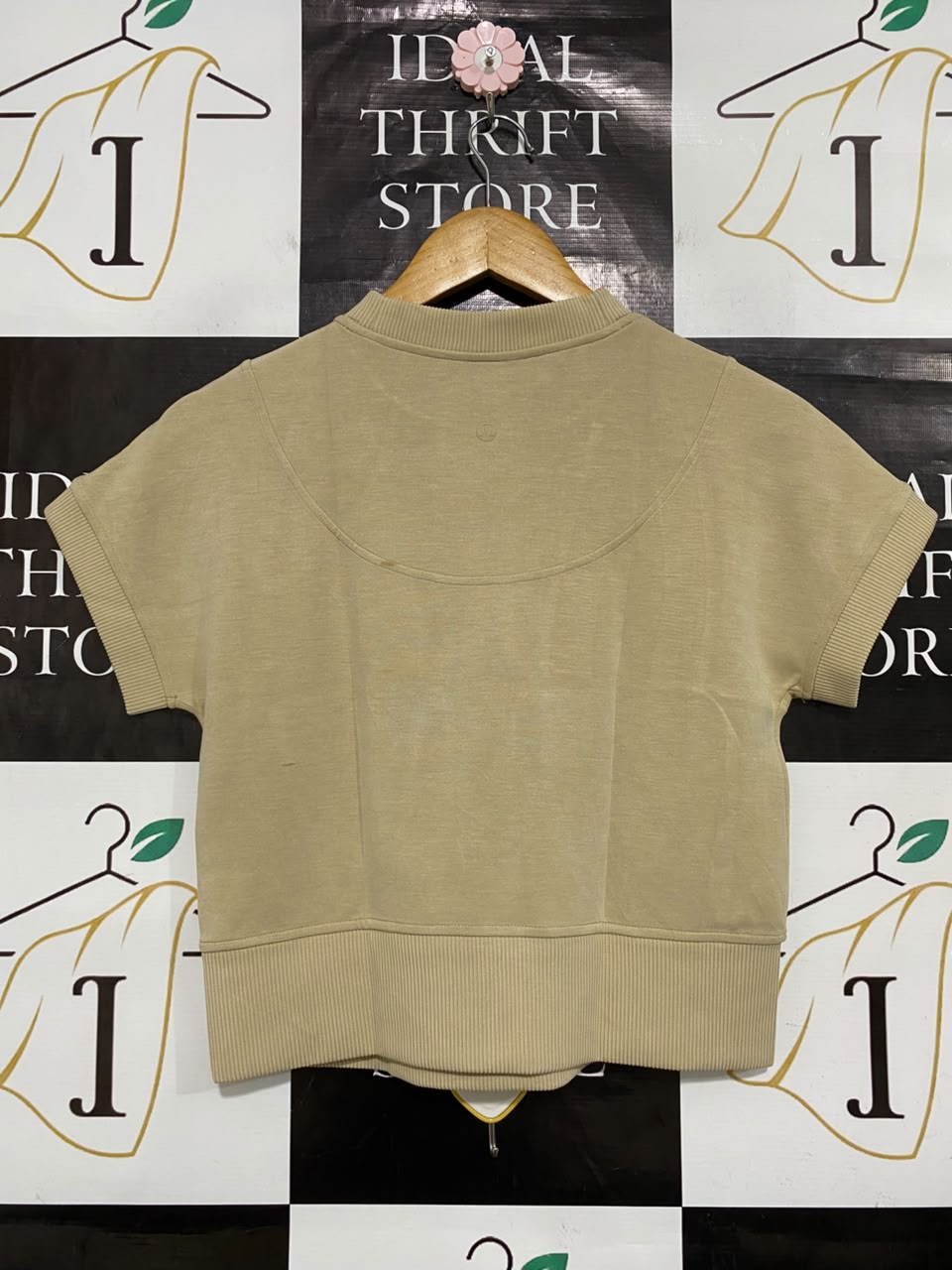 LULULEMON |M| BUST 16| BEIGE TAN SHORT SLEEVE ATHLETIC SWEATSHIRT PULLOVER WOMEN'S