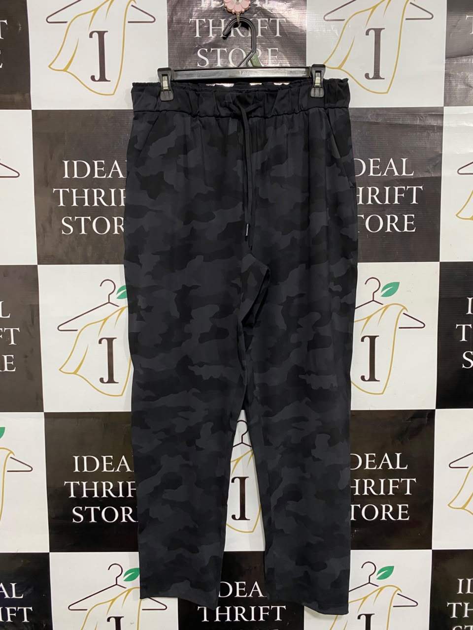 LULULEMON |L| WAIST 30| BLACK CAMO HIGH RISE PAPERBAG WAIST CASUAL ATHLETIC JOGGERS