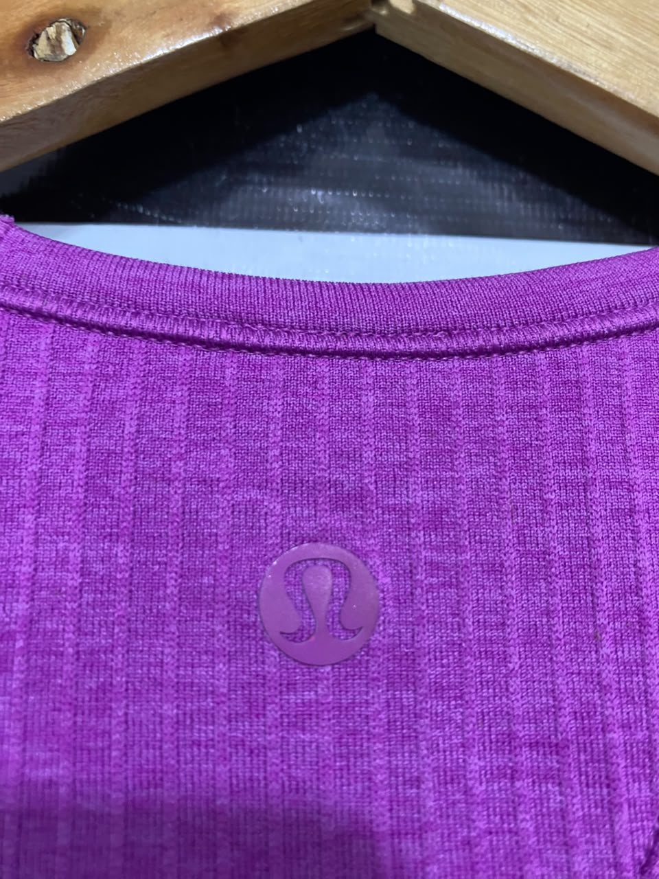LULULEMON |S| BUST 14| PURPLE MAGENTA RIBBED SEAMLESS ATHLETIC CROP TANK TOP WOMEN'S