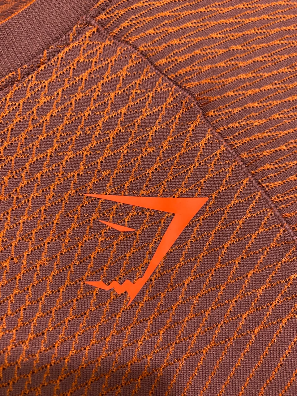 GYMSHARK |S| BUST 18| RUST ORANGE BURNT RED SEAMLESS ATHLETIC SHORT SLEEVE T-SHIRT