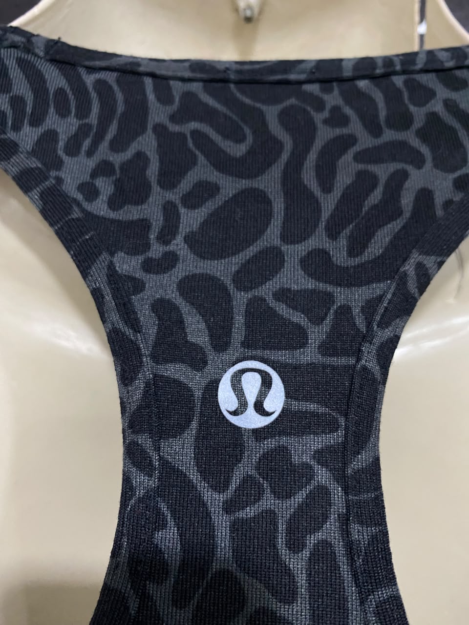 LULULEMON |S| BUST 15| BLACK GREY ABSTRACT FLORAL ANIMAL PRINT ATHLETIC TANK TOP