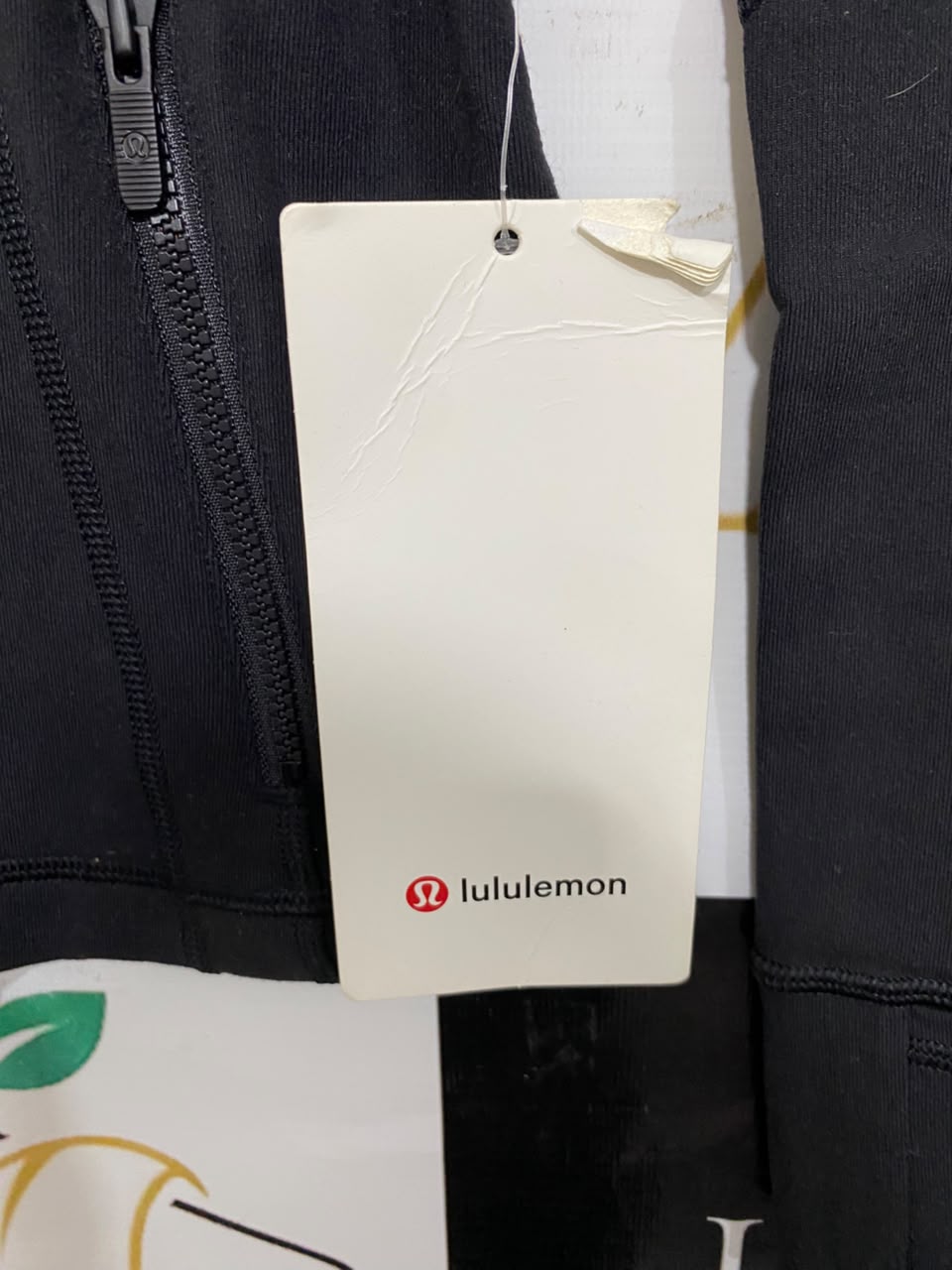 LULULEMON |S| BUST 15| BLACK DEFINE JACKET SPECIAL EDITION YELLOW ACCENTS THUMBHOLES
