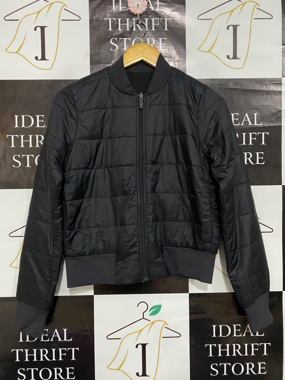 LULULEMON |M| BUST 18| BLACK QUILTED PUFFER BOMBER JACKET FULL-ZIP ATHLEISURE OUTERWEAR