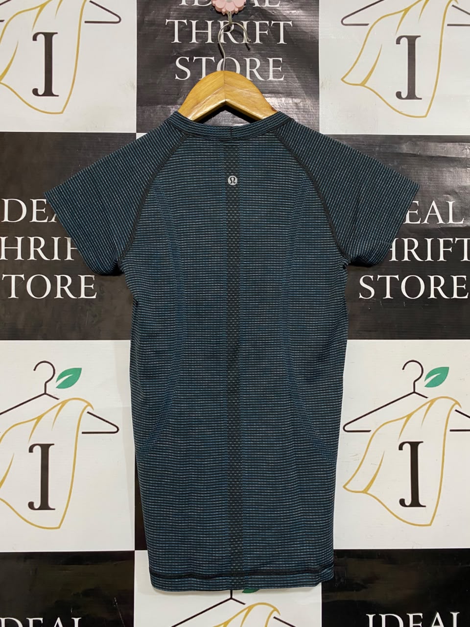 LULULEMON |S| BUST 14| TEAL BLACK STRIPED SEAMLESS ATHLETIC SHORT SLEEVE T-SHIRT
