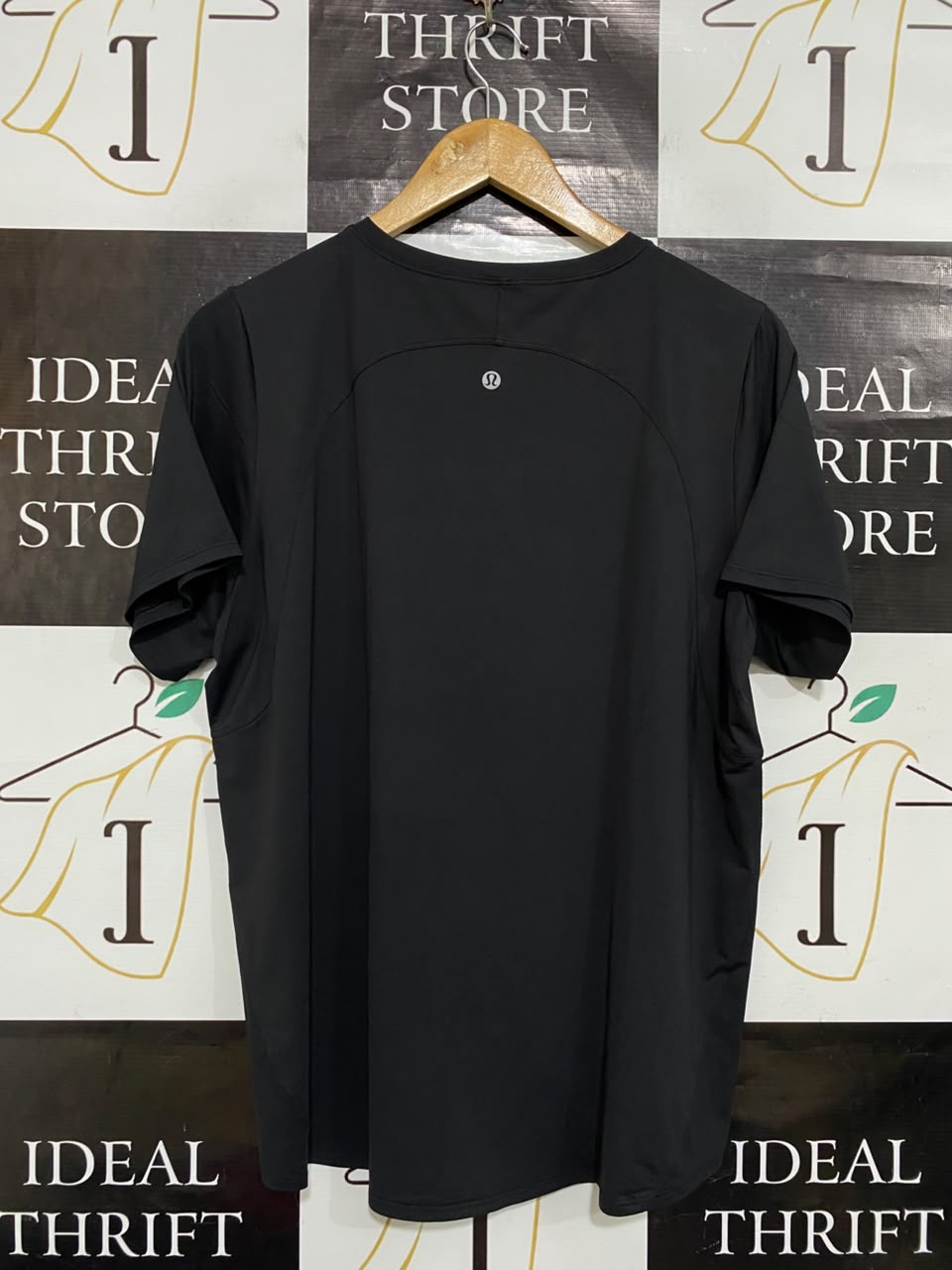 LULULEMON |L| BUST 21| CLASSIC BLACK RELAXED FIT ATHLETIC SHORT SLEEVE T-SHIRT