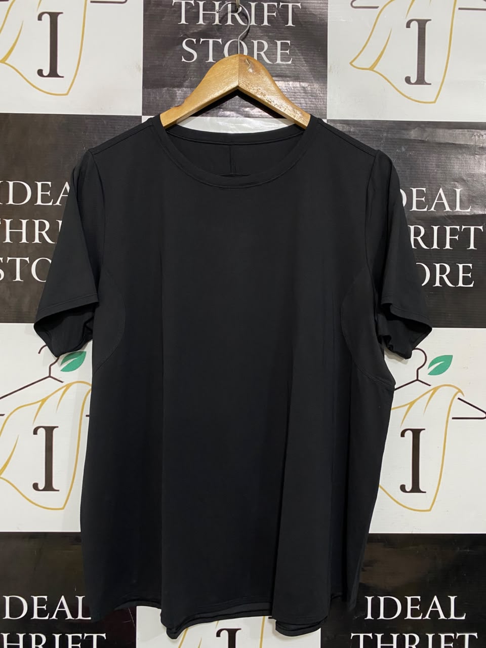 LULULEMON |L| BUST 21| CLASSIC BLACK RELAXED FIT ATHLETIC SHORT SLEEVE T-SHIRT
