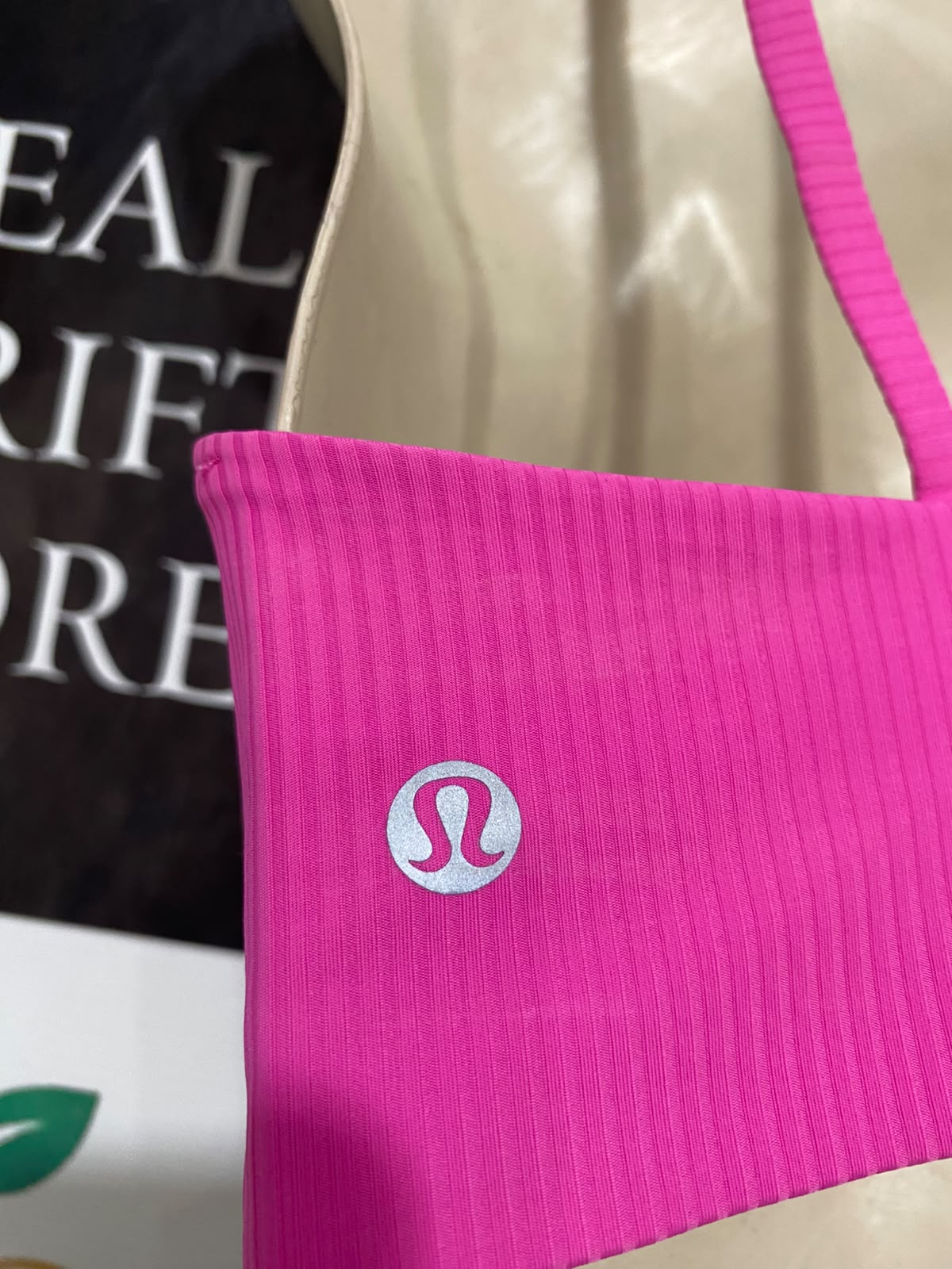 LULULEMON |XS| BUST 12| HOT PINK RIBBED SPORTS BRA CROP TOP DOUBLE STRAP ATHLETIC GYM ACTIVEWEAR