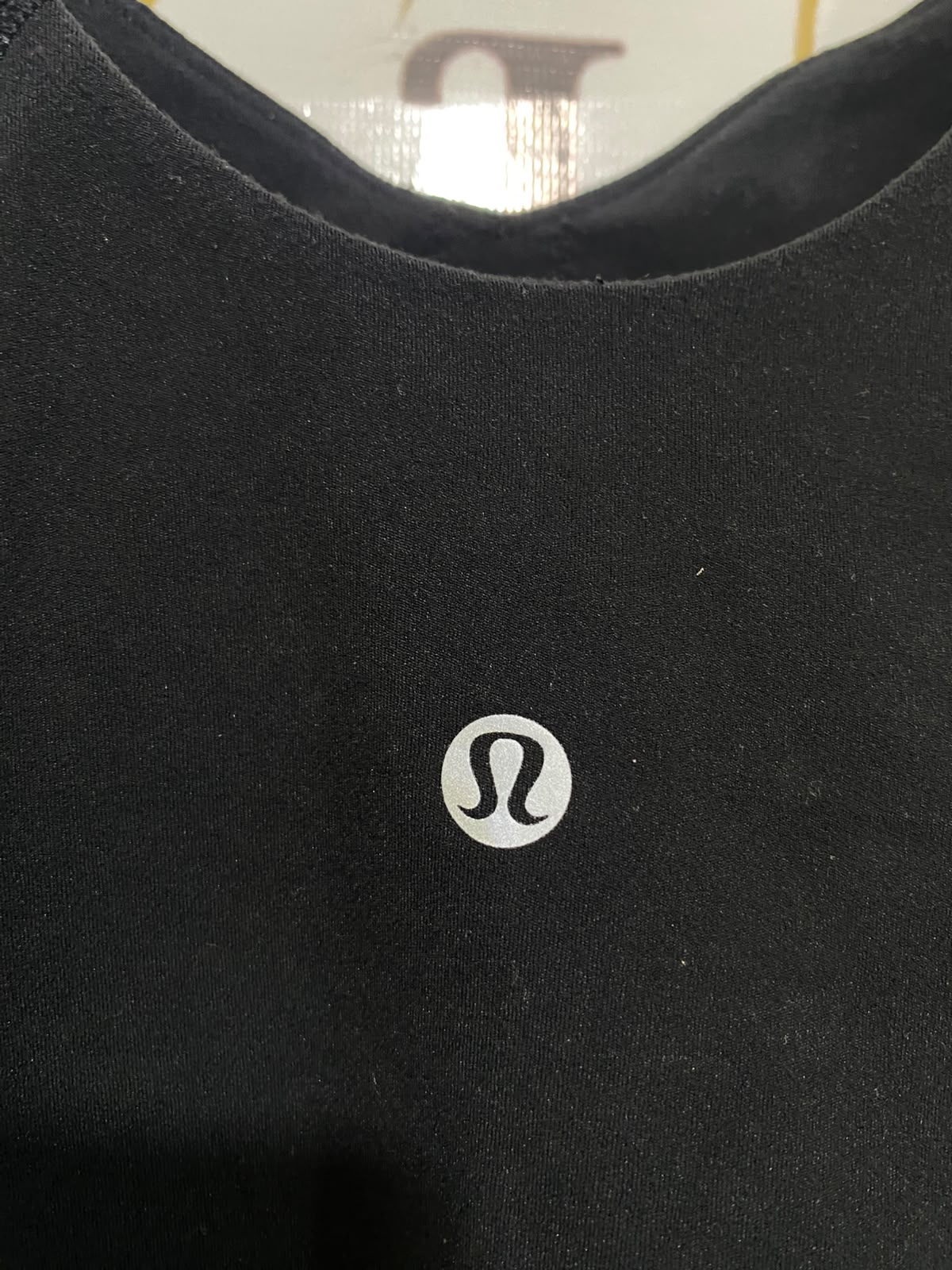 LULULEMON |S| BUST 14| BLACK CROP TOP TANK TOP V-NECK ATHLETIC WORKOUT ACTIVEWEAR