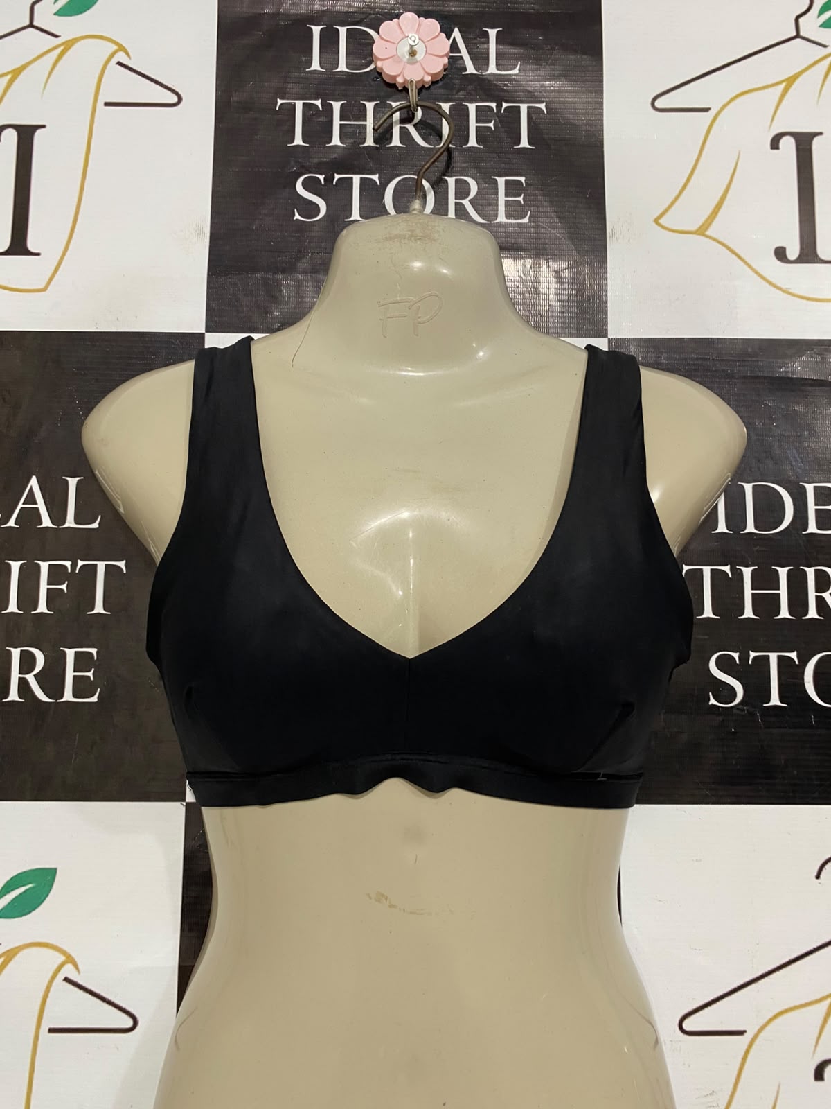 LULULEMON |XS| BUST 13| BLACK V-NECK SPORTS BRA CROP TOP ATHLETIC GYM ACTIVEWEAR