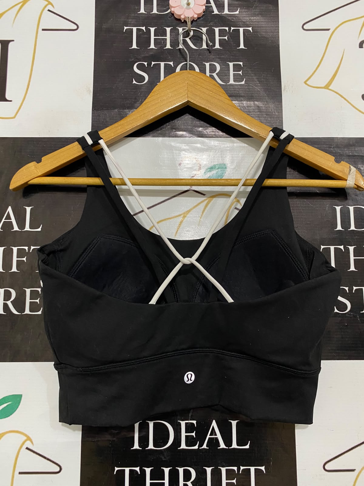 LULULEMON |M| BUST 15| BLACK AND WHITE TRIM SPORTS BRA CROP TOP ATHLETIC GYM ACTIVEWEAR