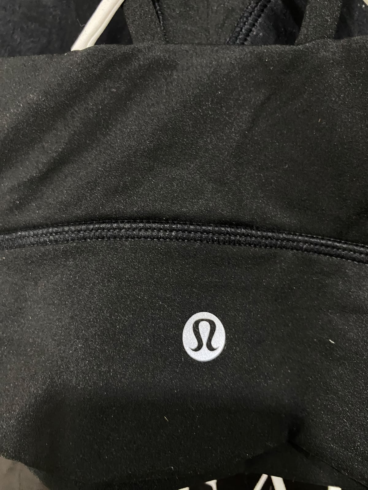 LULULEMON |M| BUST 15| BLACK AND WHITE TRIM SPORTS BRA CROP TOP ATHLETIC GYM ACTIVEWEAR