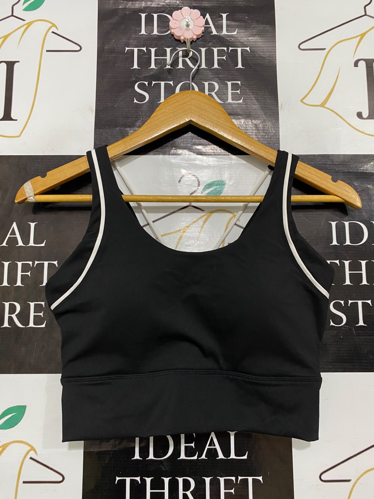 LULULEMON |M| BUST 15| BLACK AND WHITE TRIM SPORTS BRA CROP TOP ATHLETIC GYM ACTIVEWEAR