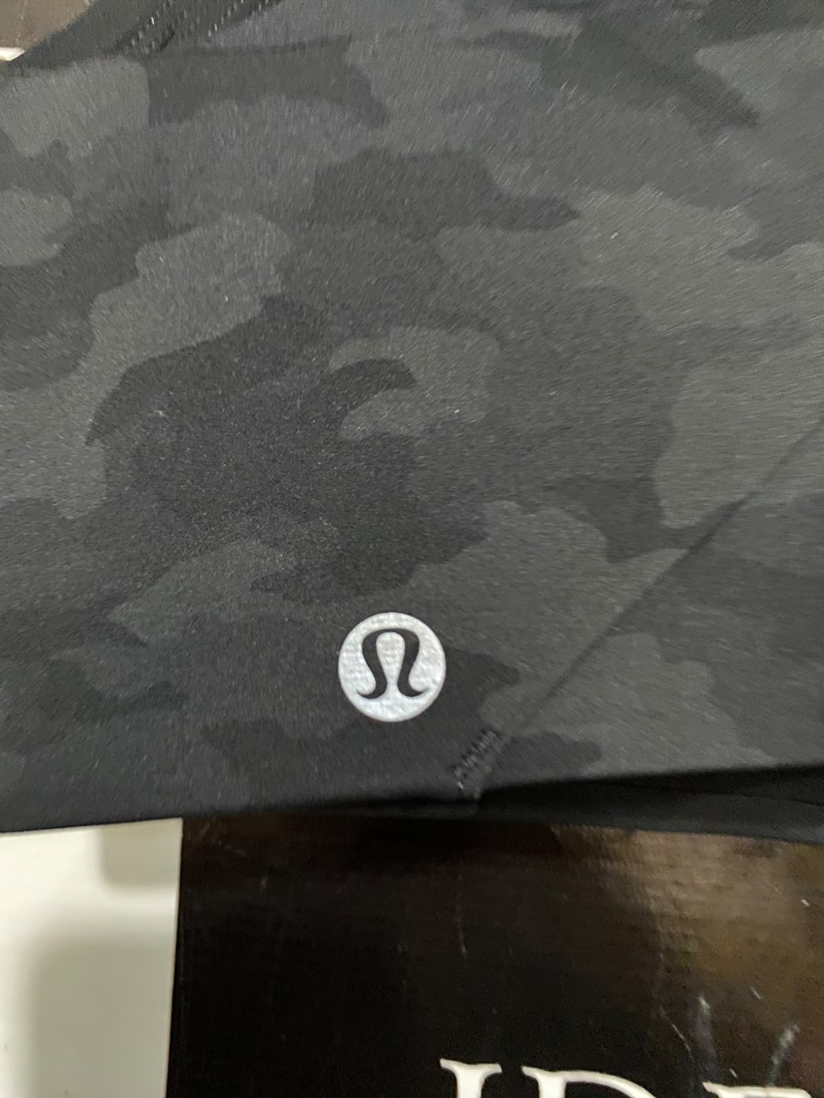 LULULEMON |XS| BUST 13| BLACK CAMO FRONT ZIP SPORTS BRA CROP TOP ATHLETIC ACTIVEWEAR