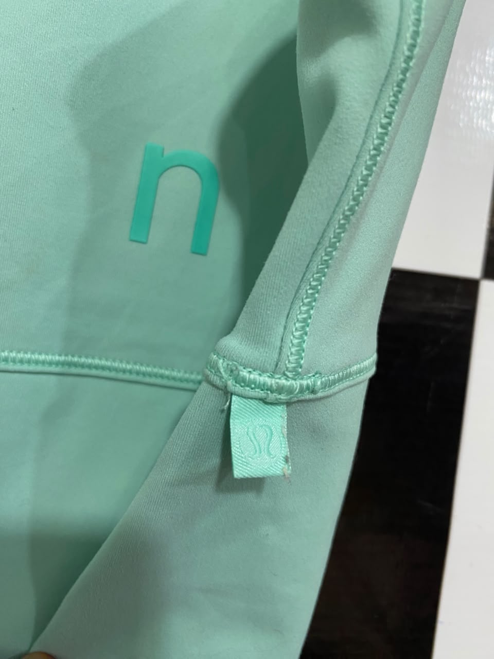 LULULEMON |XS| BUST 13| MINT GREEN LOGO CROP TOP SPORTS BRA ACTIVEWEAR