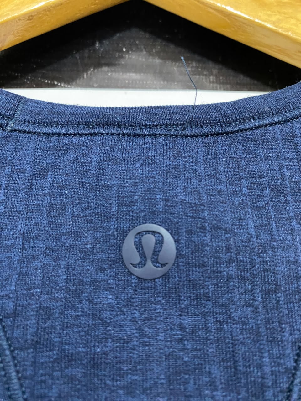 LULULEMON |XS| BUST 13| NAVY BLUE HIGH-NECK CROP TOP TANK TOP SEAMLESS ACTIVEWEAR