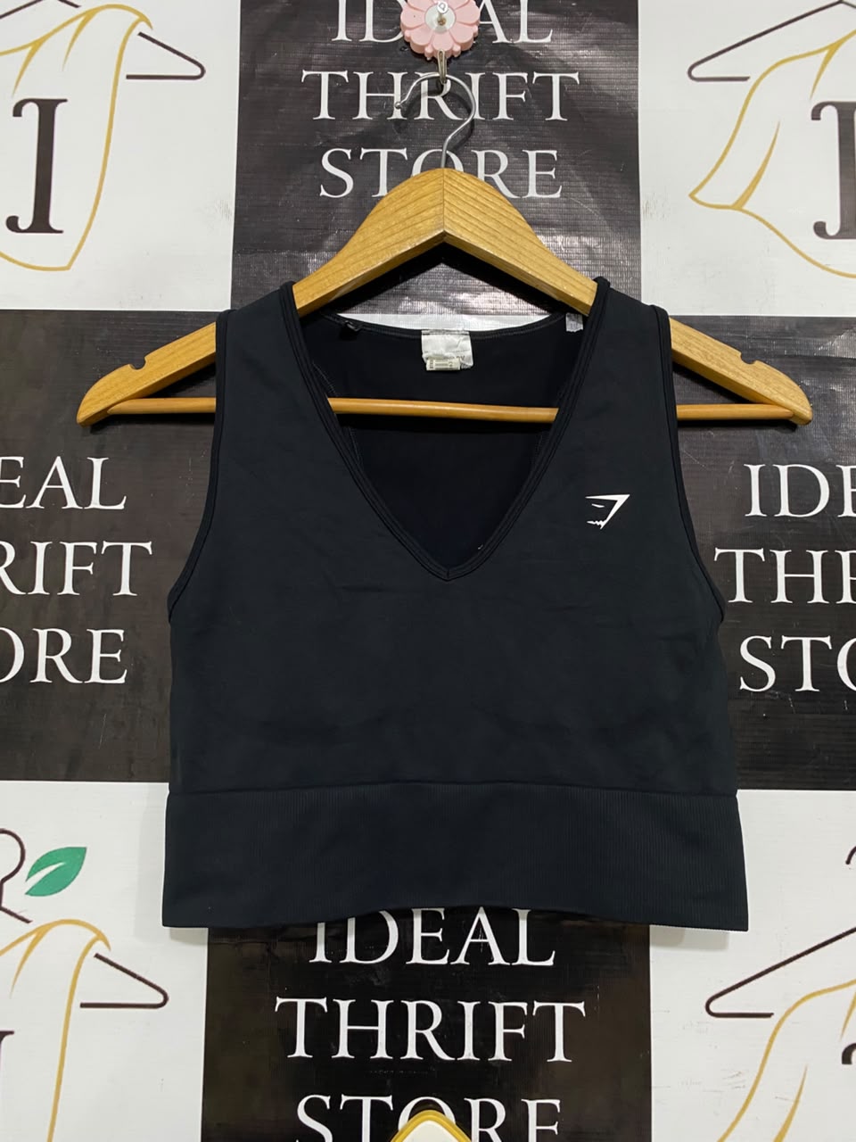GYMSHARK |M| BUST 24| BLACK V-NECK CROP TOP SPORTS BRA ACTIVEWEAR