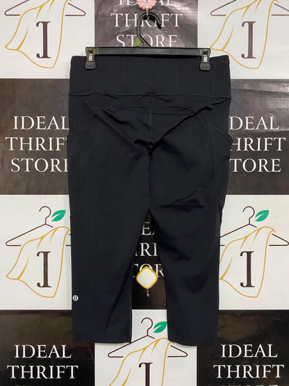 LULULEMON |L| WAIST 30| CLASSIC BLACK HIGH-WAISTED CROP POCKET LEGGINGS / CAPRIS WITH REFLECTIVE ACCENTS