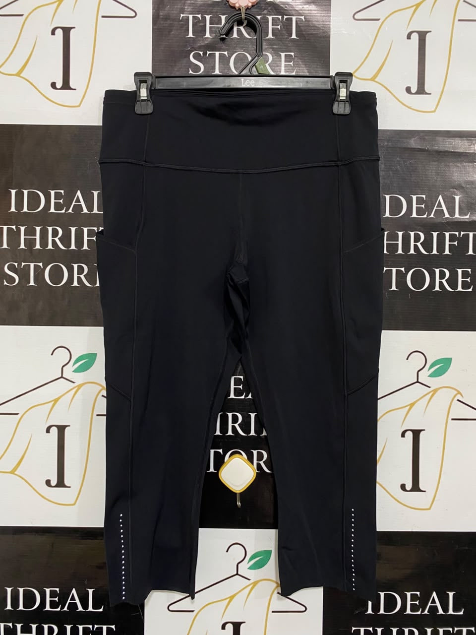 LULULEMON |L| WAIST 30| CLASSIC BLACK HIGH-WAISTED CROP POCKET LEGGINGS / CAPRIS WITH REFLECTIVE ACCENTS