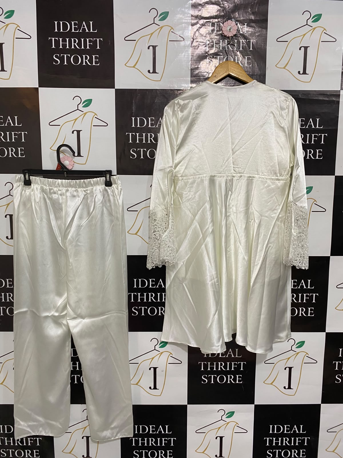 |M| B6| ELEGANT WHITE SATIN LACE-TRIM TUNIC & PANTS LOUNGEWEAR SET