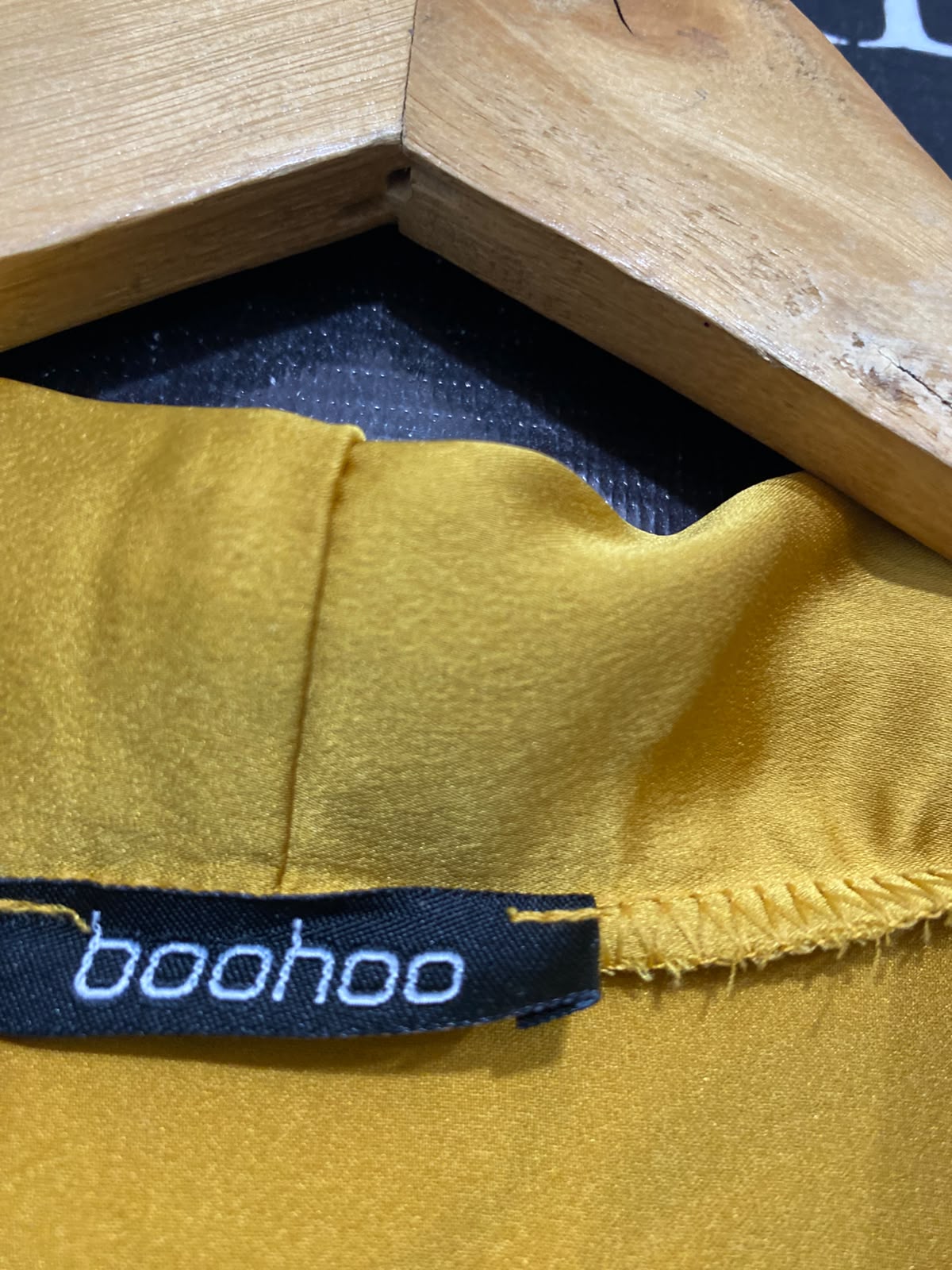 BOOHOO |M| BUST 18| A26| ELEGANT MUSTARD YELLOW WRAP-STYLE LONG-SLEEVE MIDI DRESS