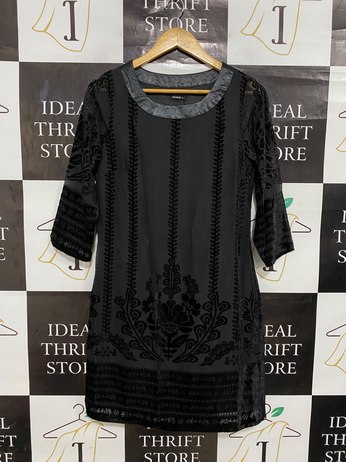 ROMAN |M| BUST 16| A28| BLACK VELVET-FLOCKED FLORAL ACCENT 3/4 SLEEVE MIDI DRESS