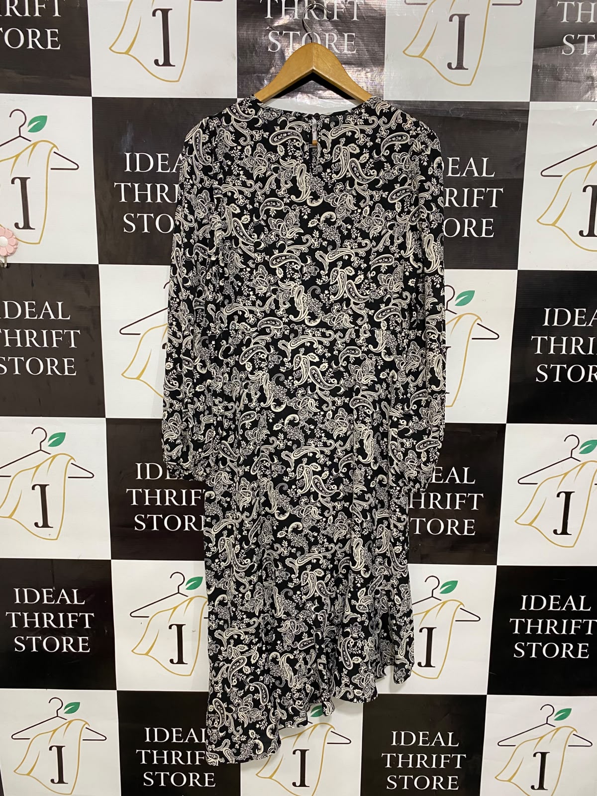 BLUE VANILLA |M| BUST 17| A28| BLACK & WHITE PAISLEY PRINT ASYMMETRIC HEM LONG-SLEEVE MIDI DRESS