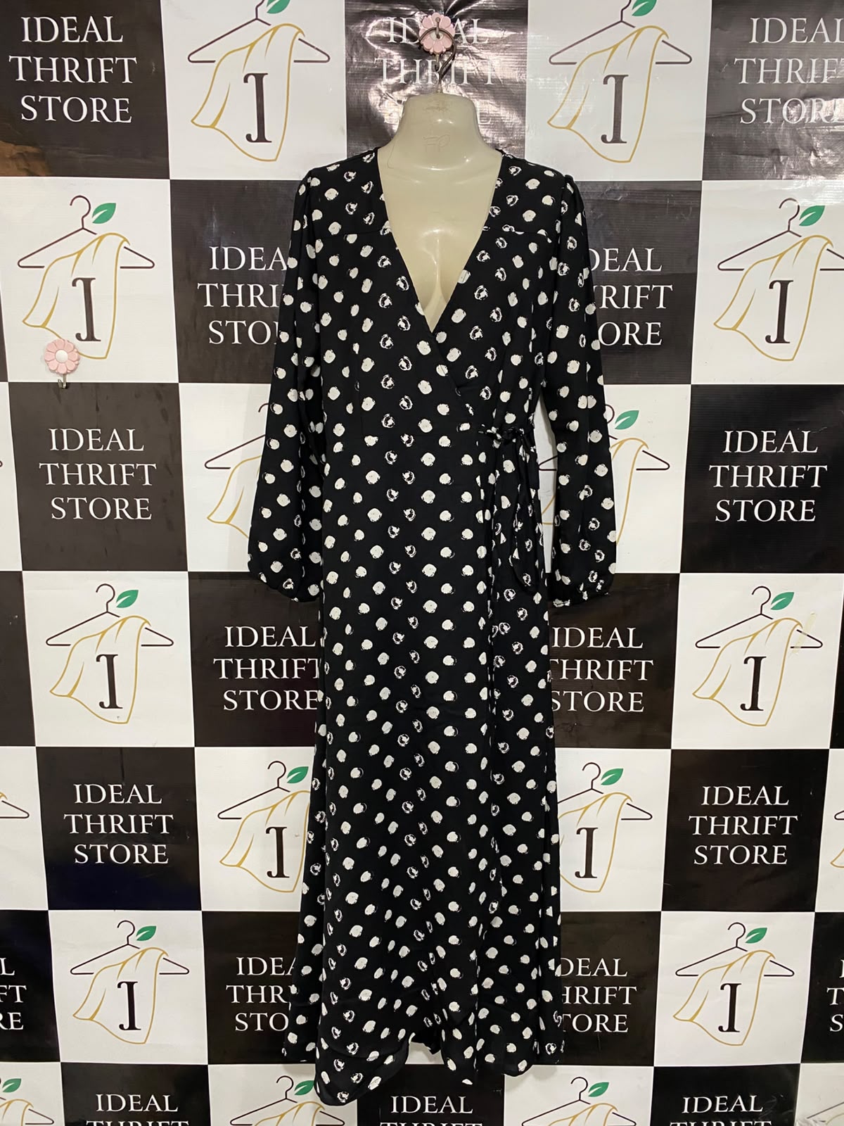 DACING LEOPARD |L| BUST 19| A27| BLACK & WHITE ABSTRACT SPOT WRAP-STYLE LONG-SLEEVE MIDI DRESS