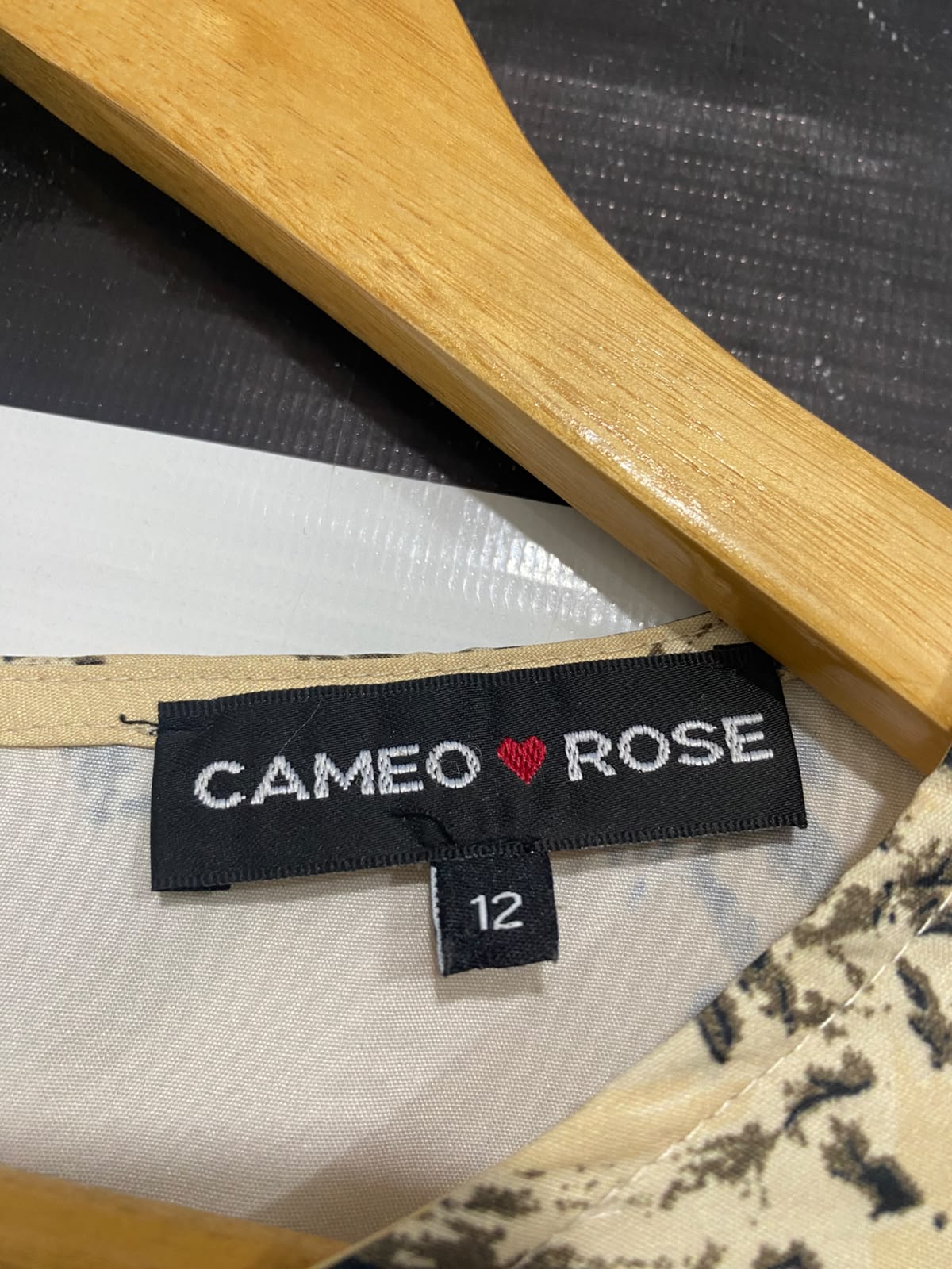 CAMEO ROSE |M| BUST 18| A27| BLACK & BEIGE BAROQUE ANIMAL PRINT LONG-SLEEVE MINI DRESS