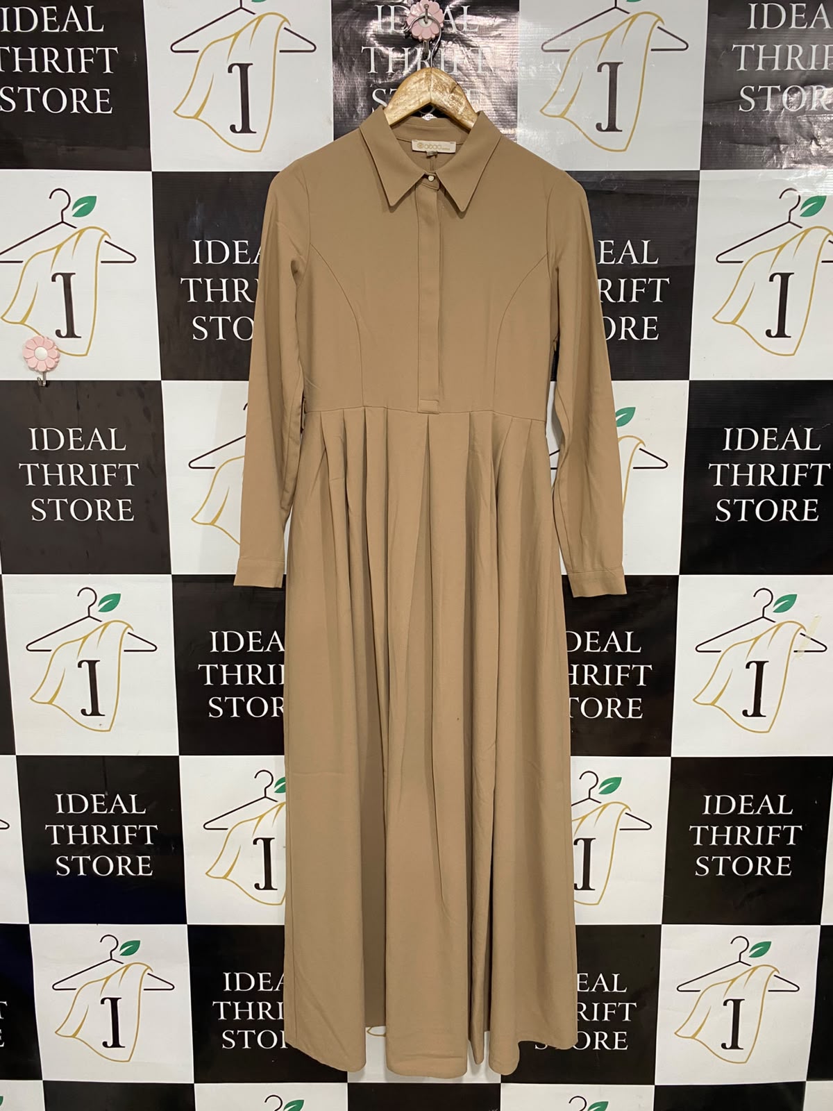 ABACI |M| BUST 17| A27| CLASSIC CAMEL / BEIGE COLLARED PLEATED LONG-SLEEVE MIDI DRESS