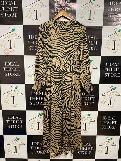 FRIENDS LIKE THESE |L| BUST 21| A27| BLACK & BEIGE ZEBRA PRINT WRAP-STYLE LONG-SLEEVE MIDI DRESS
