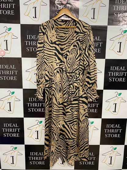 FRIENDS LIKE THESE |L| BUST 21| A27| BLACK & BEIGE ZEBRA PRINT WRAP-STYLE LONG-SLEEVE MIDI DRESS
