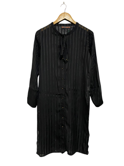 QED LONDON |M| BUST 18| A28| BLACK STRIPED TIE-NECK BUTTON-FRONT MIDI SHIRT DRESS / TUNIC
