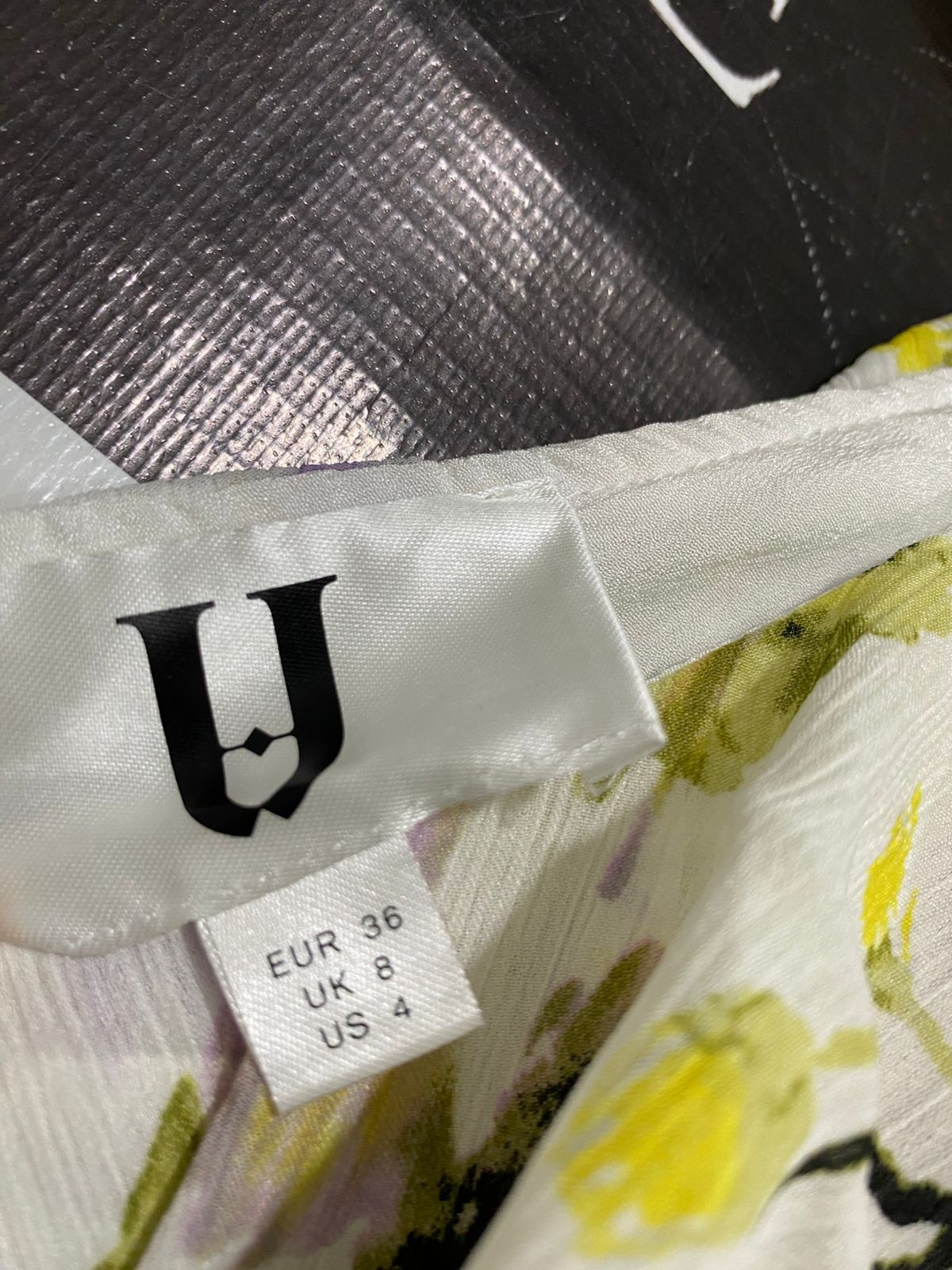 U |S| BUST 16| A29| WHITE & PASTEL FLORAL RUFFLED V-NECK MAXI DRESS