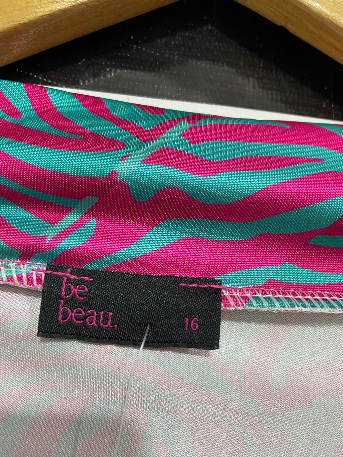 BE BEAU |L| BUST FREE| A29| HOT PINK & TURQUOISE ZEBRA PRINT WRAP-STYLE DRESS / SARONG