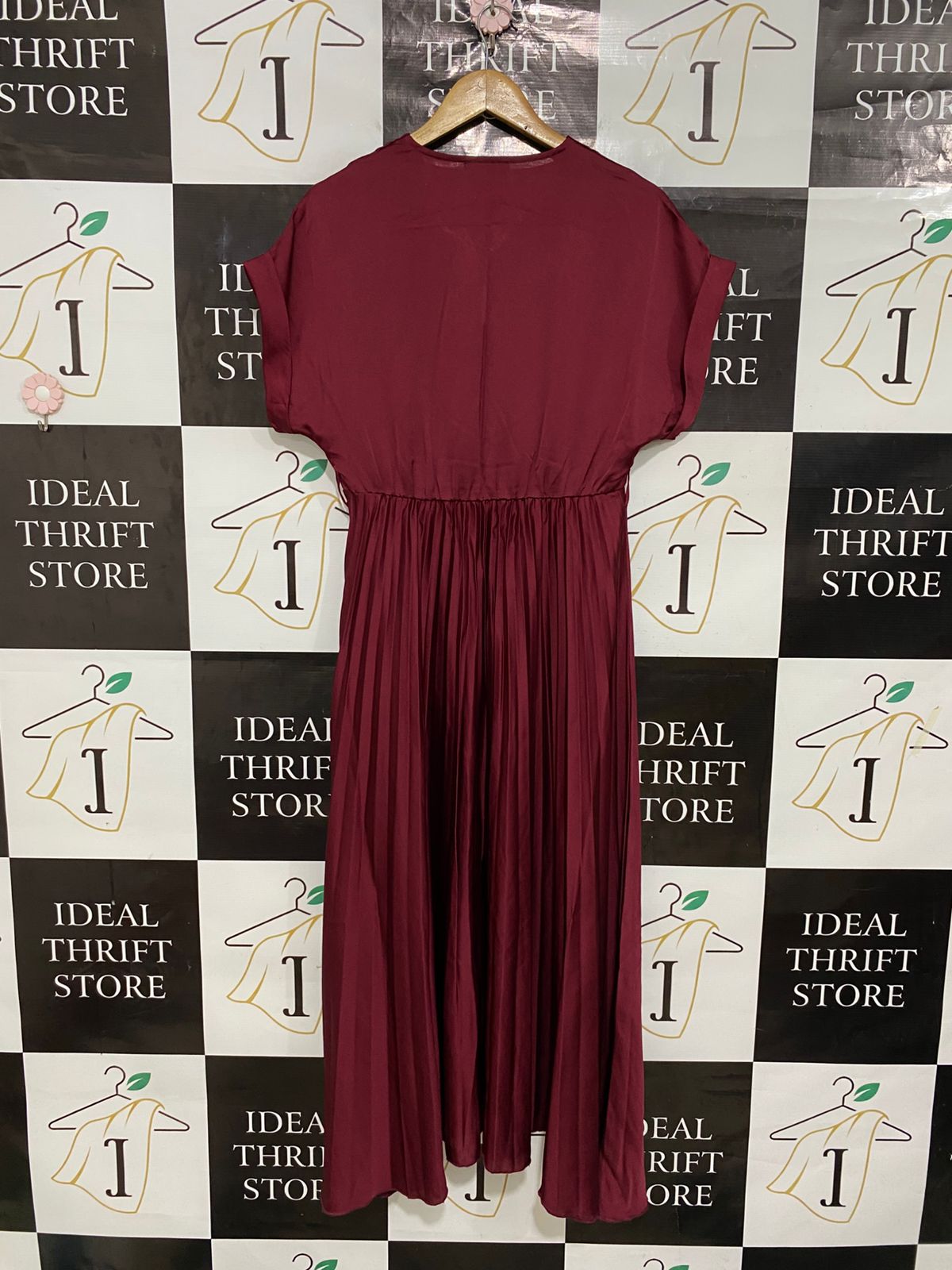 NEW LOOK |M| BUST FREE| A29| MAROON & BURGUNDY V-NECK PLEATED SHORT-SLEEVE MIDI DRESS