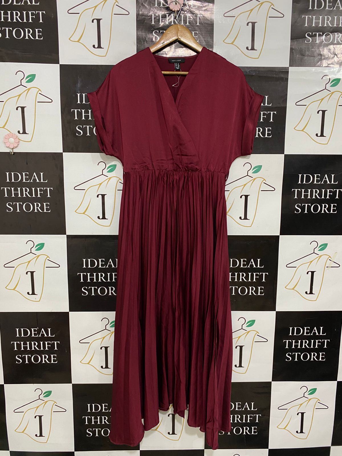 NEW LOOK |M| BUST FREE| A29| MAROON & BURGUNDY V-NECK PLEATED SHORT-SLEEVE MIDI DRESS