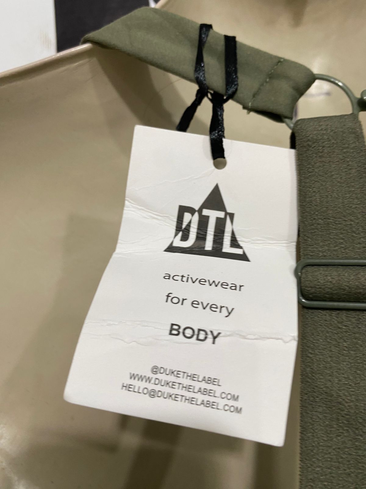DTL |M| BUST 18| A28| OLIVE GREEN SQUARE-NECK ATHLETIC SPORTS BRA / CROP TOP