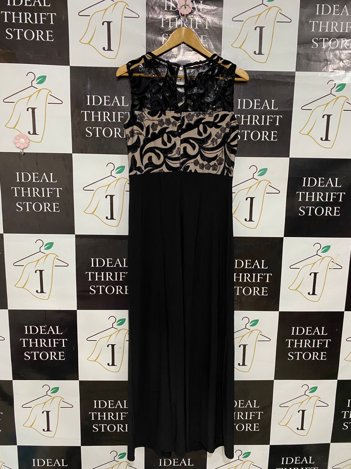 M&CO |M| BUST 17| A28| ELEGANT BLACK & NUDE LACE-ACCENT SLEEVELESS FORMAL MAXI DRESS