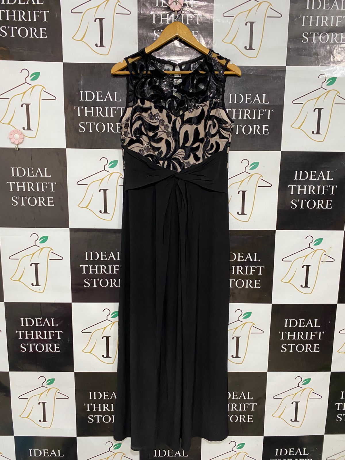 M&CO |M| BUST 17| A28| ELEGANT BLACK & NUDE LACE-ACCENT SLEEVELESS FORMAL MAXI DRESS