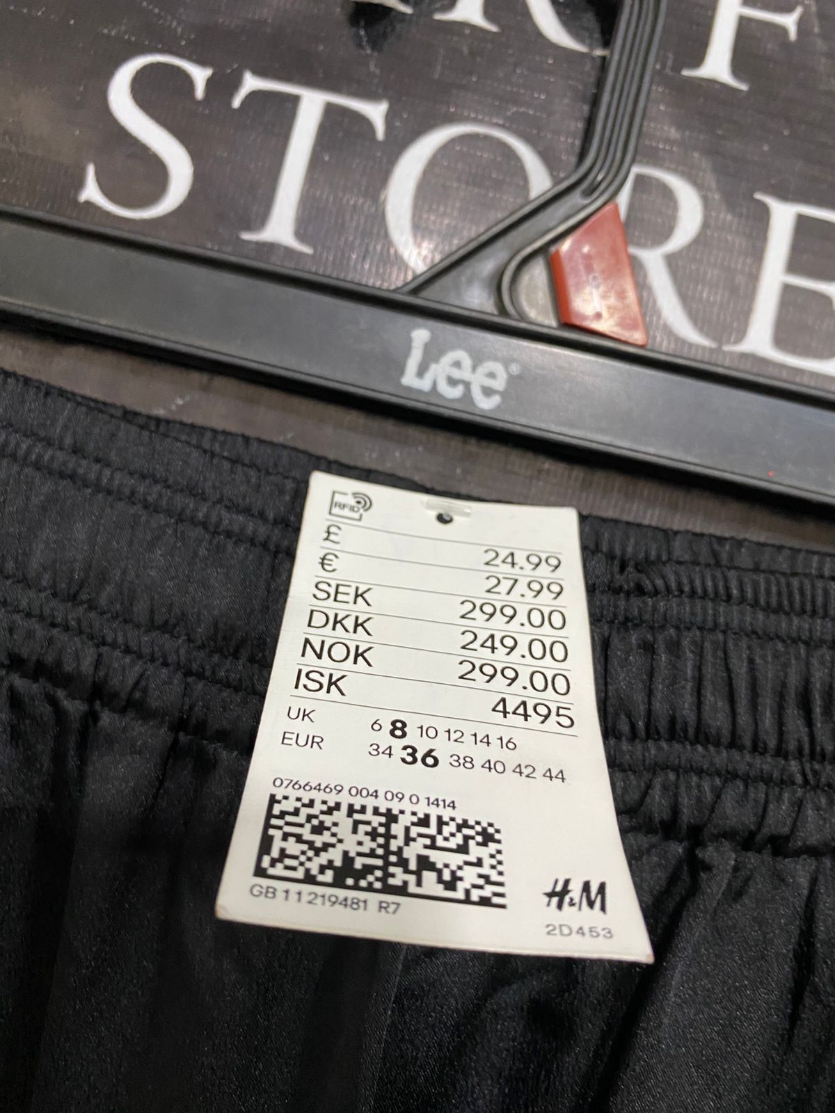 H&M |XS| WAIST 24| A28| BLACK SATIN FLORAL EMBROIDERED HEM MIDI / MAXI SKIRT
