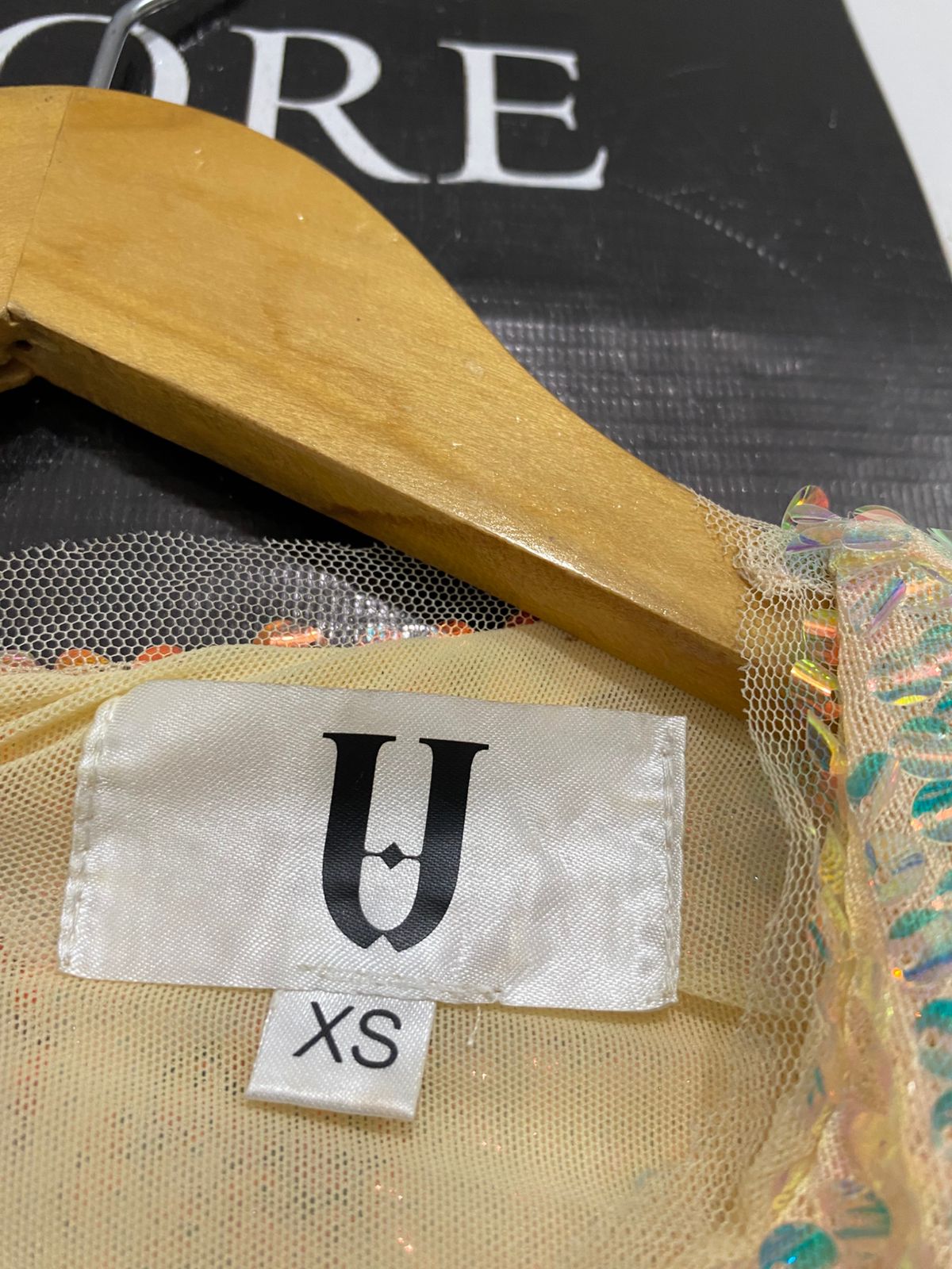 FOREVER UNIQUE |XS| BUST 15| A28| IRIDESCENT HOLOGRAPHIC SEQUIN LONG-SLEEVE CROP TOP