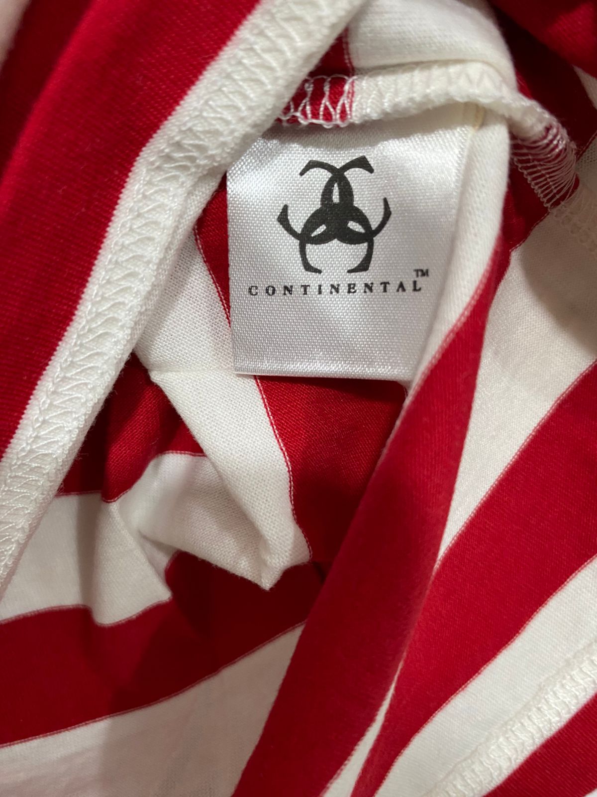 CONTINENTAL |M| BUST 18| A28| RED & WHITE HORIZONTAL STRIPED CREW-NECK T-SHIRT