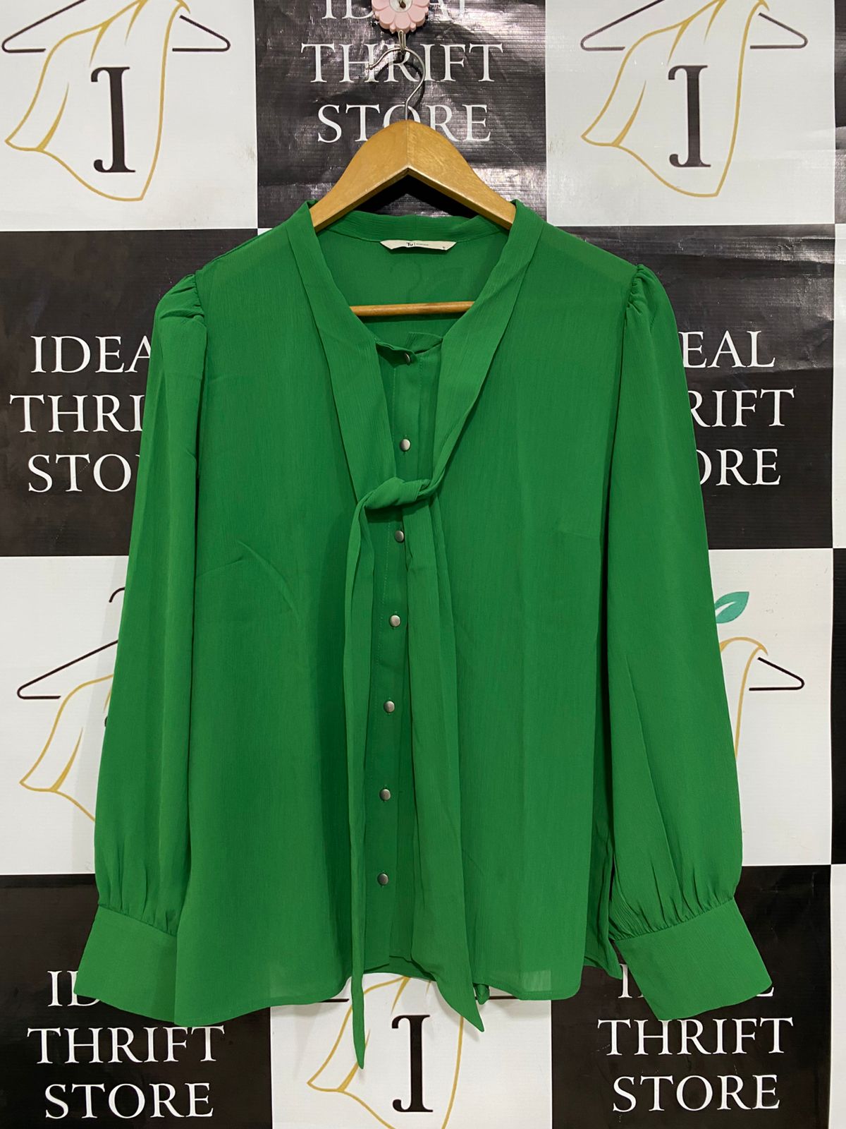 TU WOMAN |L| BUST 21| A30| EMERALD GREEN TIE-NECK LONG-SLEEVE BUTTON-DOWN BLOUSE