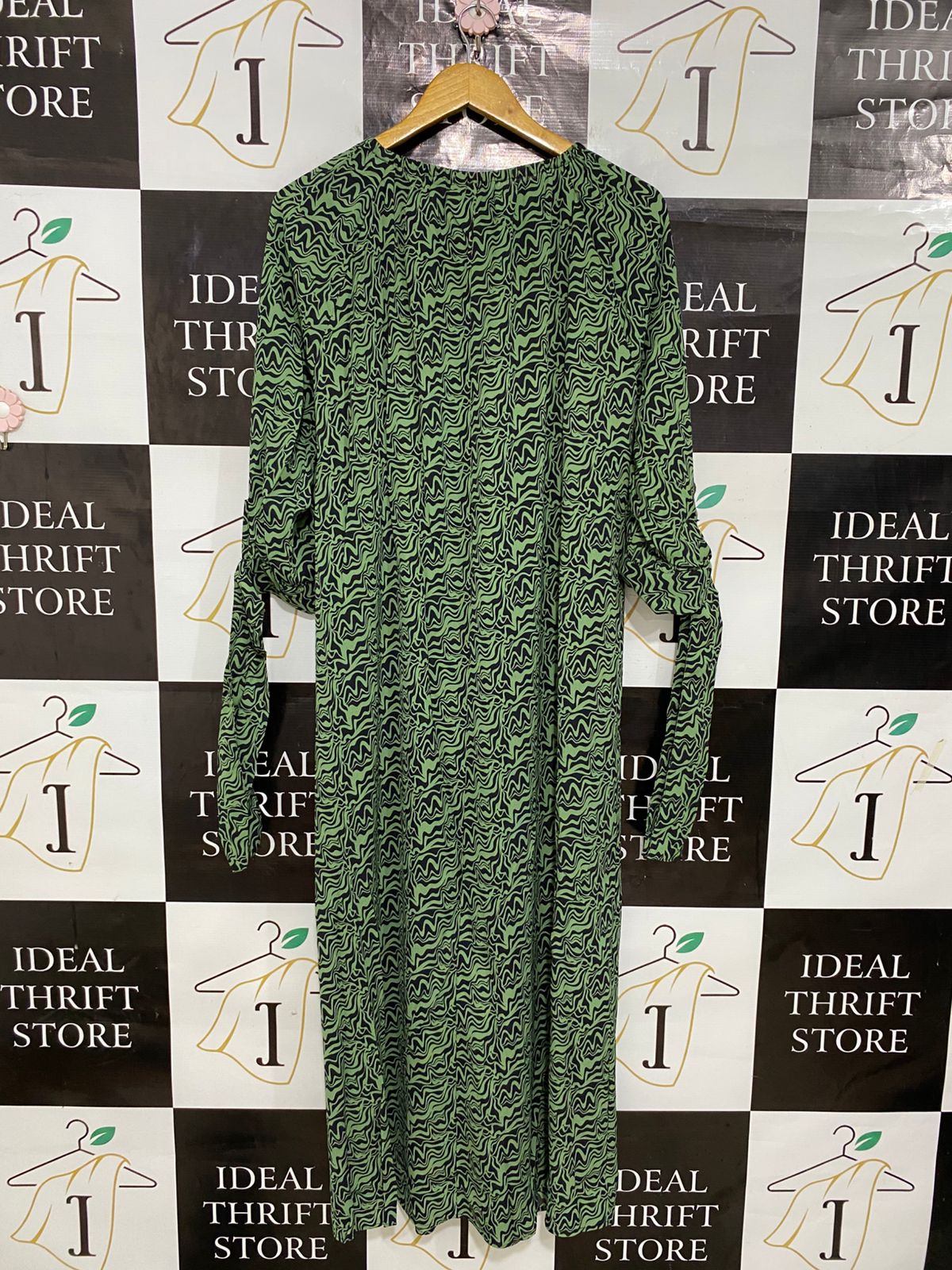 MONKL |M| BUST 23| A30| GREEN & BLACK WAVY ABSTRACT PRINT LONG-SLEEVE MIDI DRESS