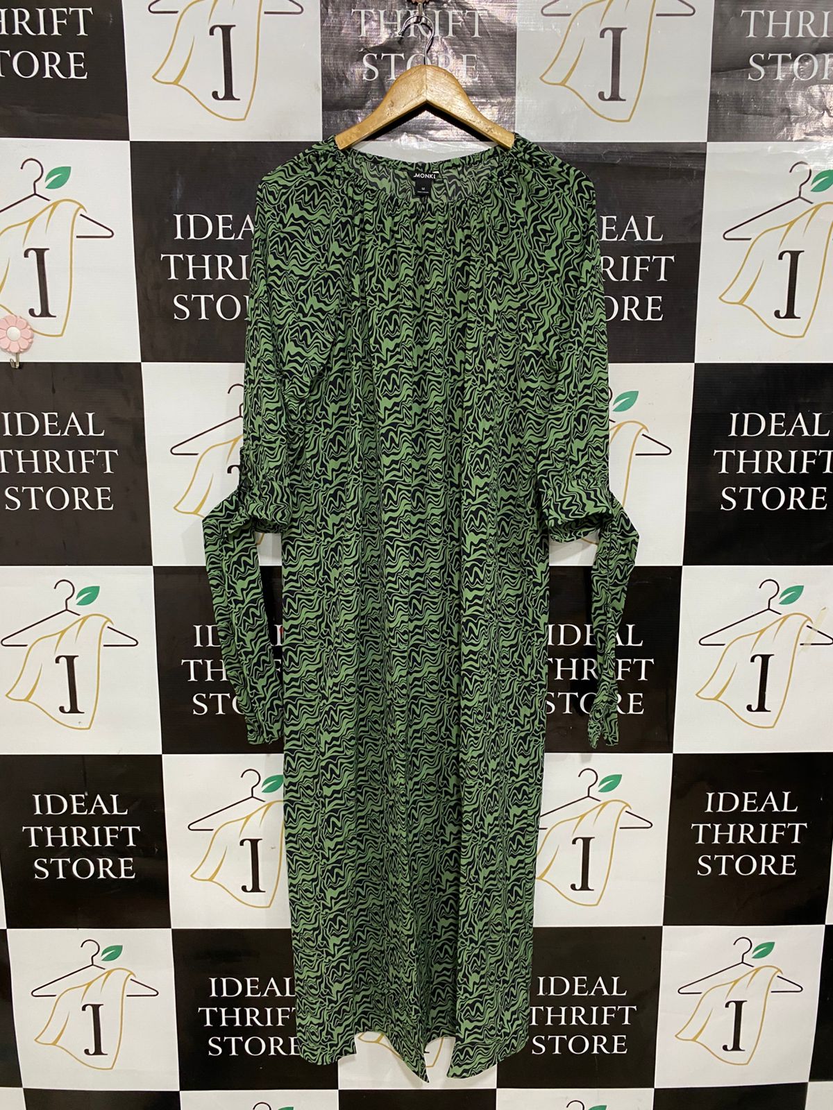 MONKL |M| BUST 23| A30| GREEN & BLACK WAVY ABSTRACT PRINT LONG-SLEEVE MIDI DRESS