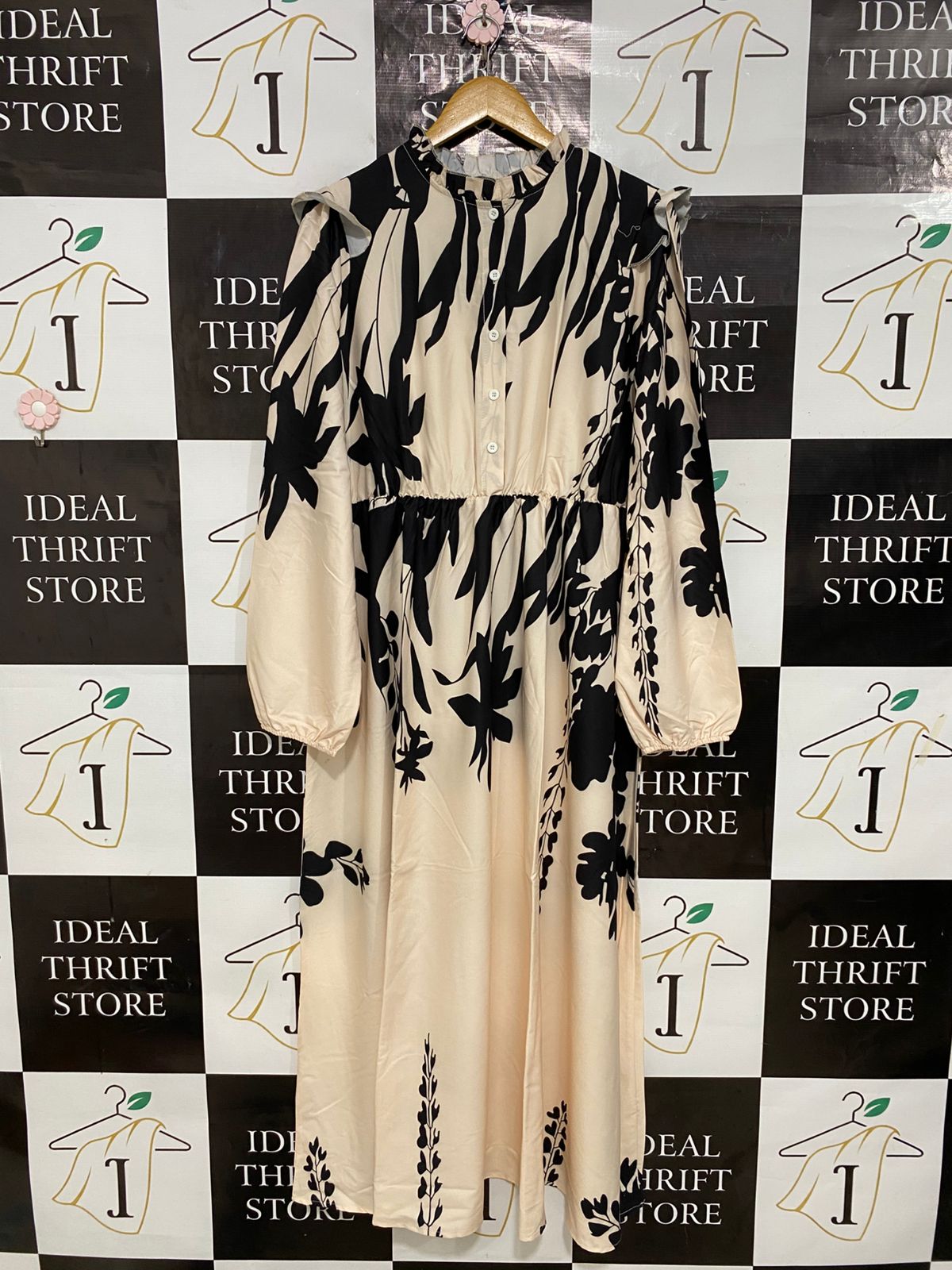 SHEIN |XL| BUST 21| A30| BEIGE & BLACK BOLD BOTANICAL PRINT RUFFLE-TRIM LONG-SLEEVE MAXI DRESS