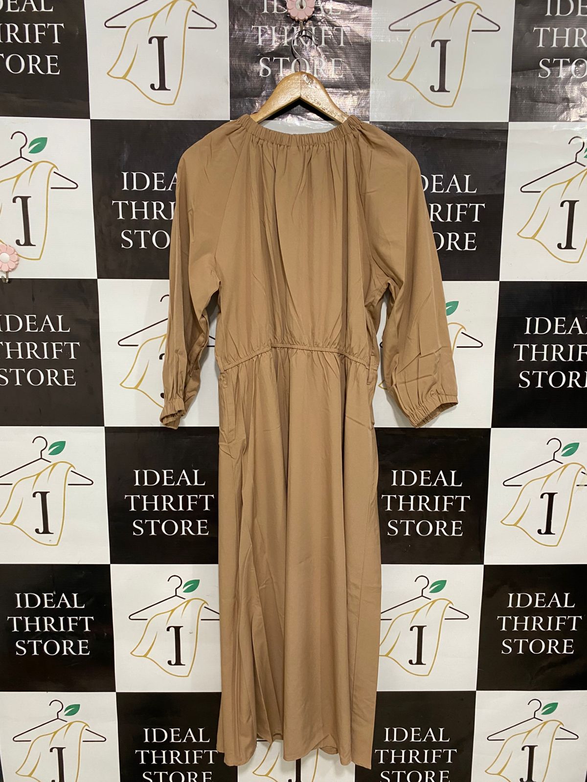 |XL| BUST 18| A30| CLASSIC CAMEL ELASTICATED ROUND-NECK LONG-SLEEVE MIDI DRESS
