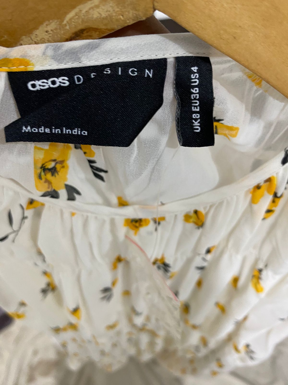 ASOS |S| BUST 17| A30| WHITE & YELLOW FLORAL PRINT SLEEVELESS SMOCKED MIDI DRESS