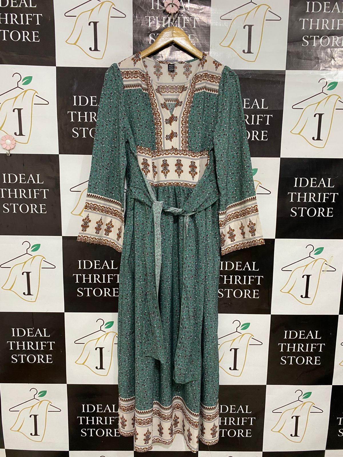 SHEIN |L| BUST 19| A30| GREEN & CREAM BOHEMIAN PRINT LONG-SLEEVE TIE-WAIST MAXI DRESS