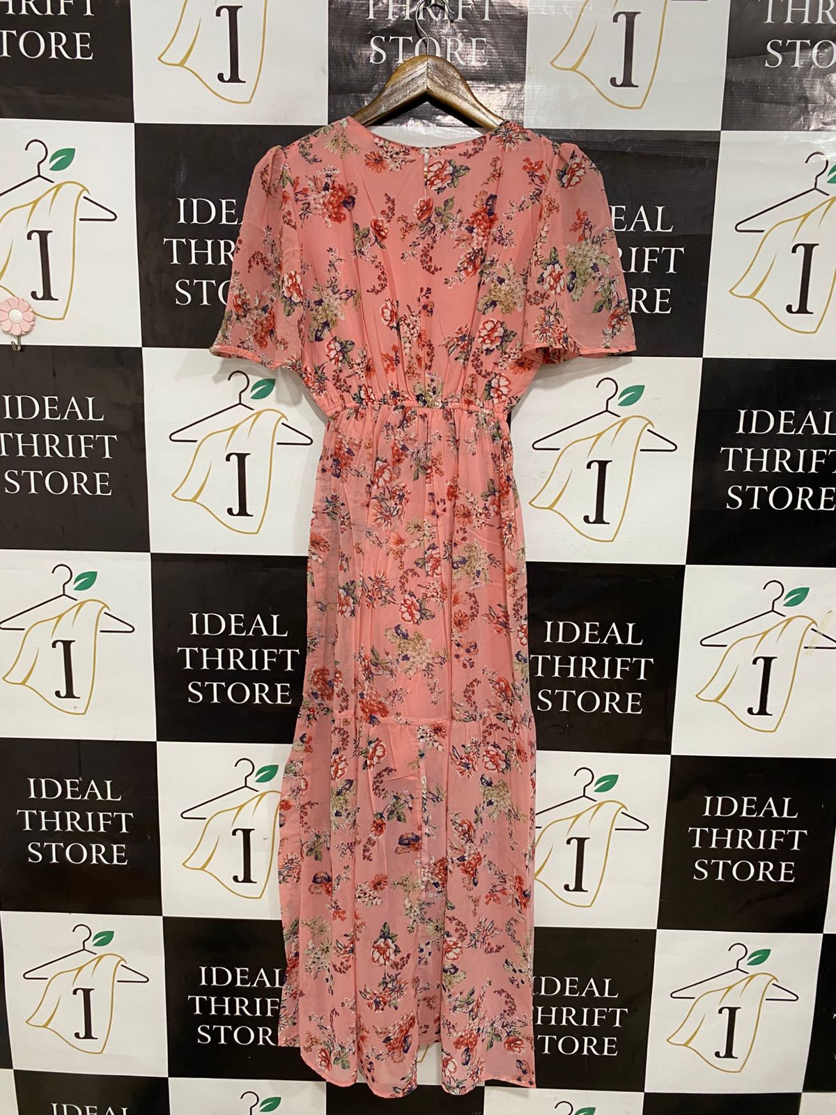 BLACK BERRY |S/M| BUST 15| A30| PEACH & MULTI FLORAL PRINT SHORT-SLEEVE TIERED MAXI DRESS